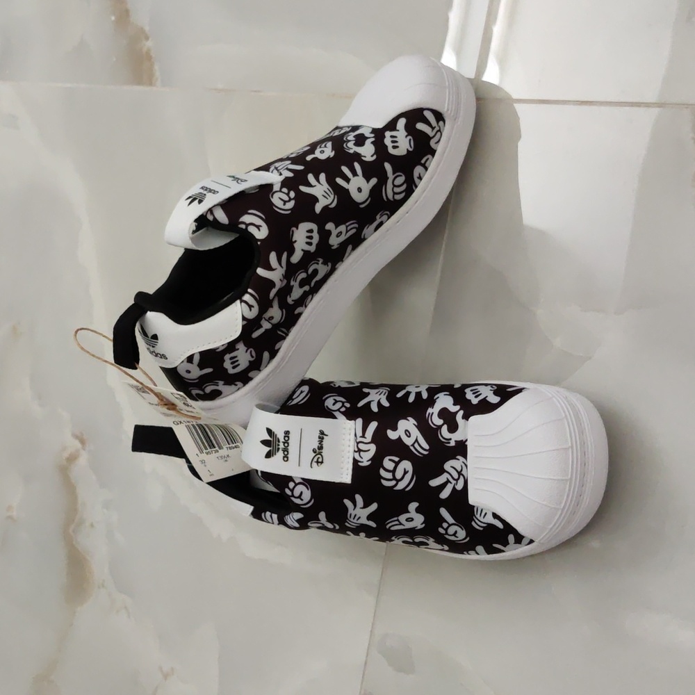 Adidas so cute Mickey mouse sneakers - Picture 5 of 6